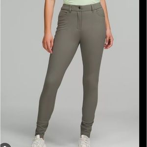Green lululemon city sleek pant 🍈